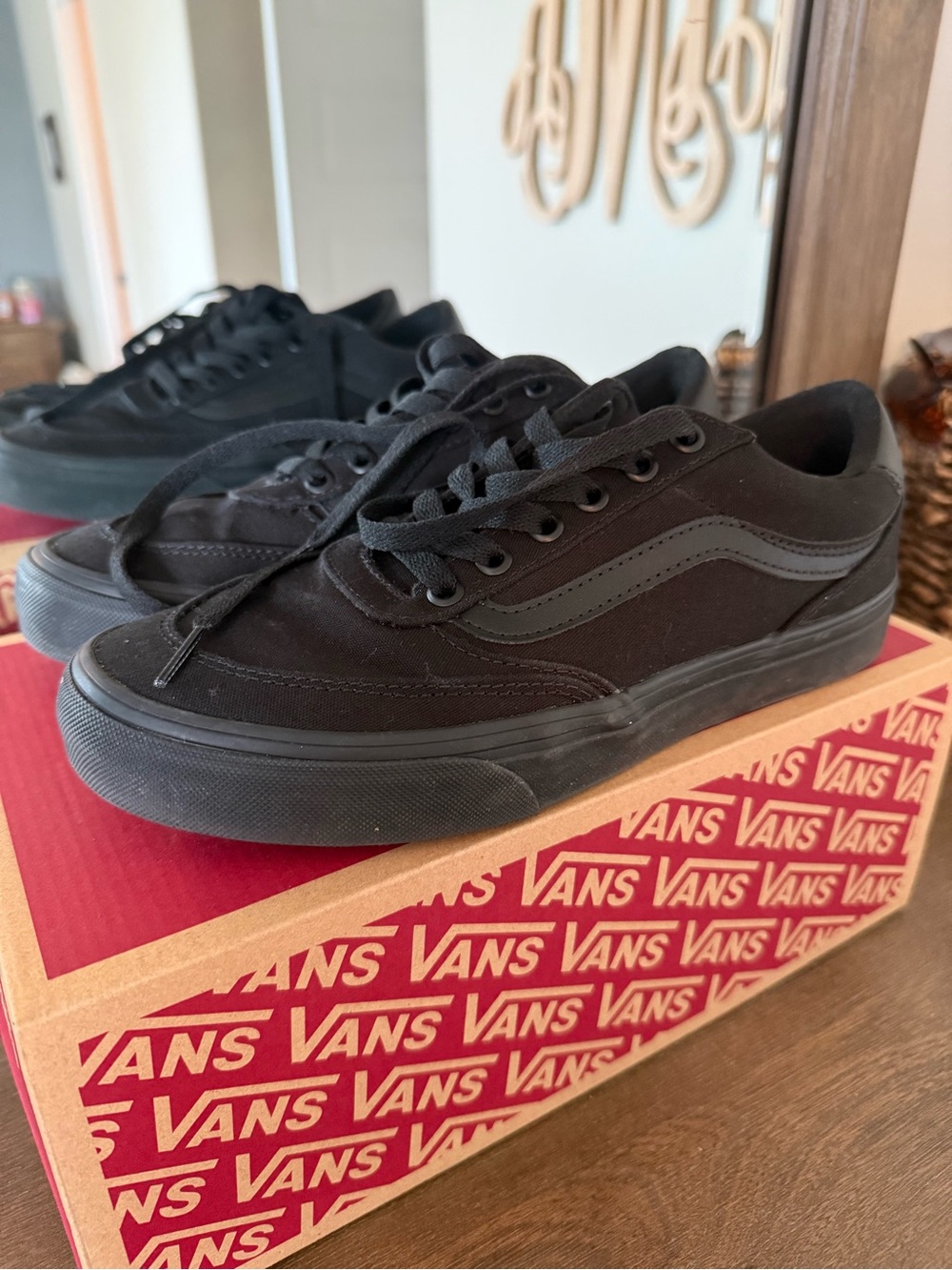 Vans “Brooklyn” LS Sneakers - sz 9